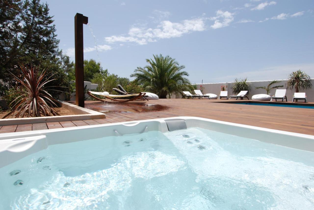 La Hacienda Aparthotel San Ferrán de ses Roques Exteriör bild