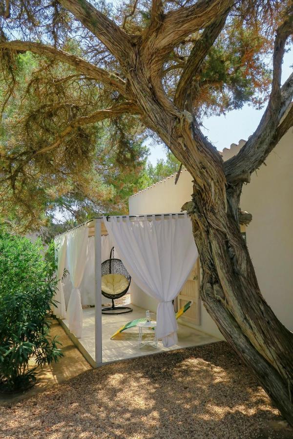 La Hacienda Aparthotel San Ferrán de ses Roques Exteriör bild